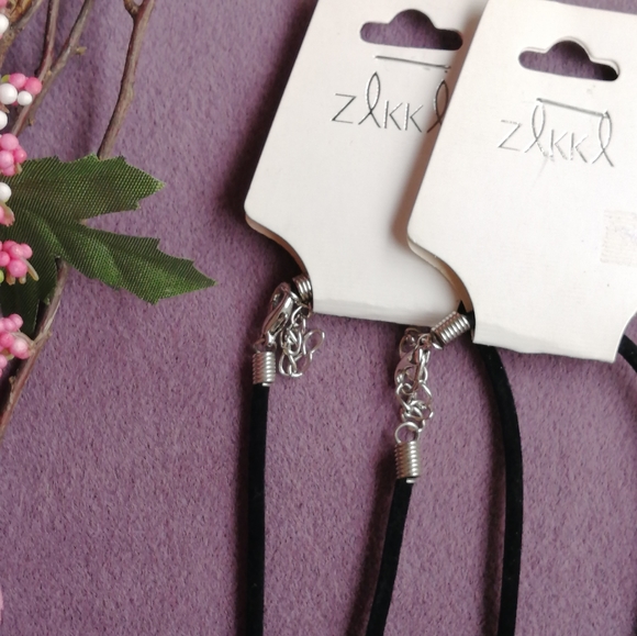 2 Black Velvet & Polished Stone Choker Necklaces - Picture 4 of 4